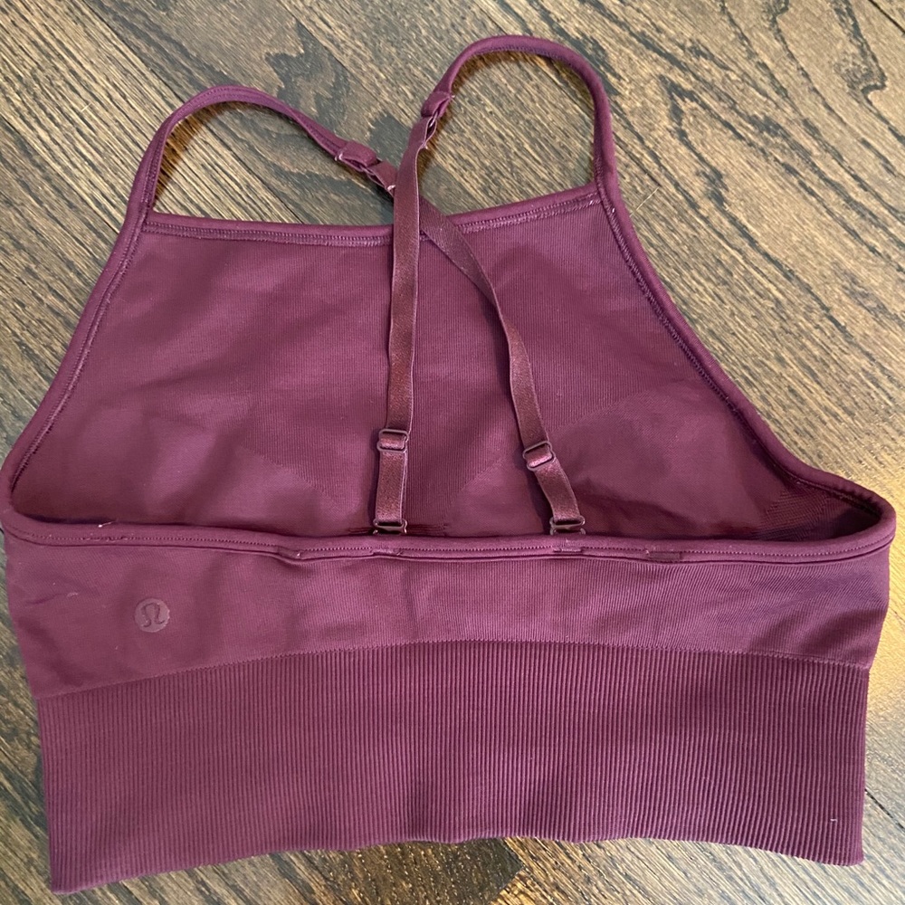 Lululemon sports bra